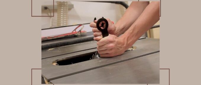 How-To-Get-A-Stuck-Table-Saw-Blade-Off